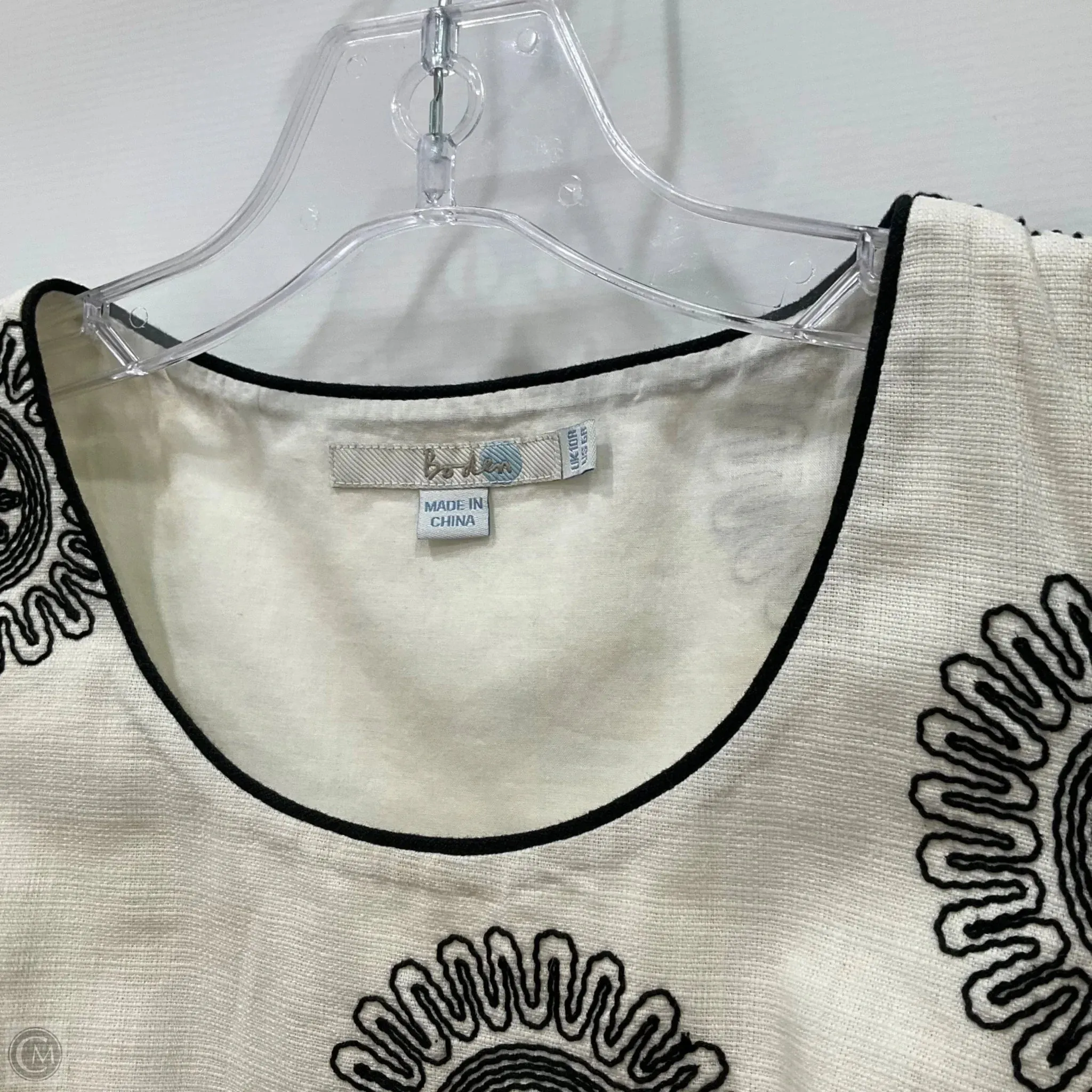Dress Casual Short By Boden In Cream. Size: 10