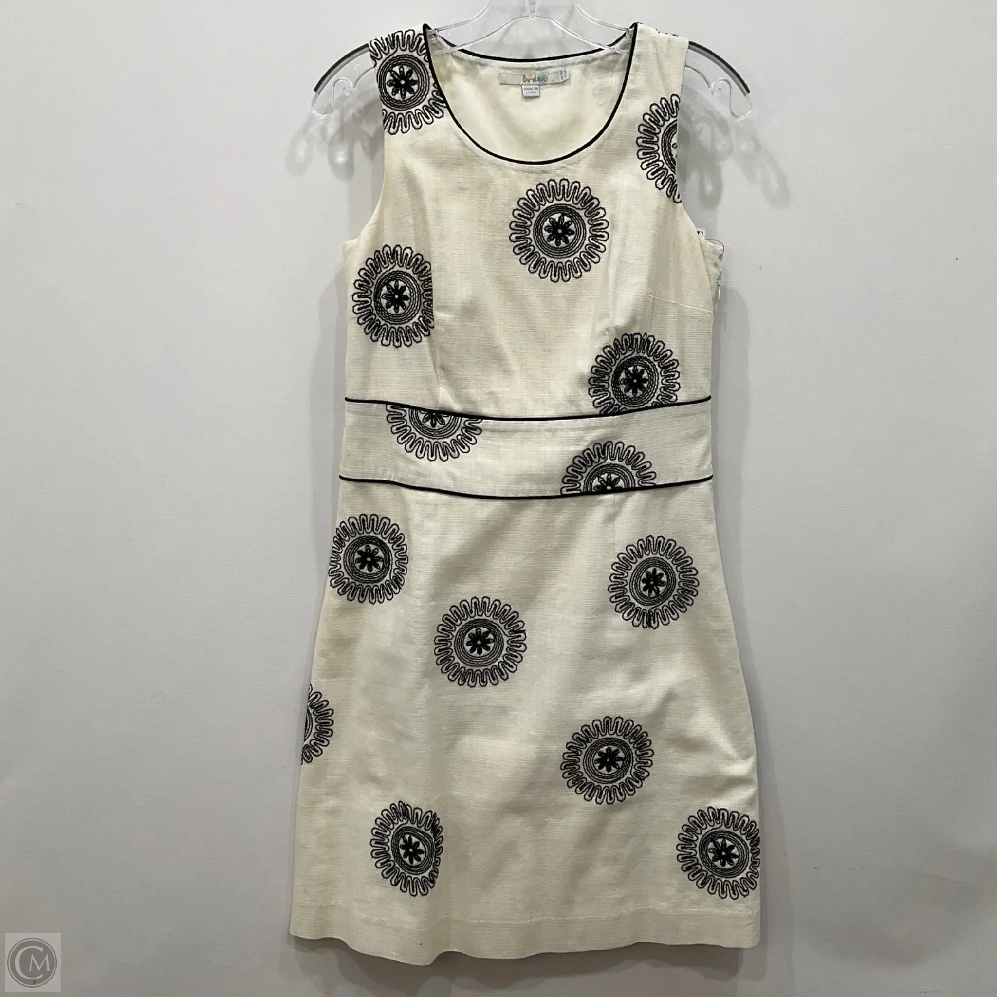 Dress Casual Short By Boden In Cream. Size: 10