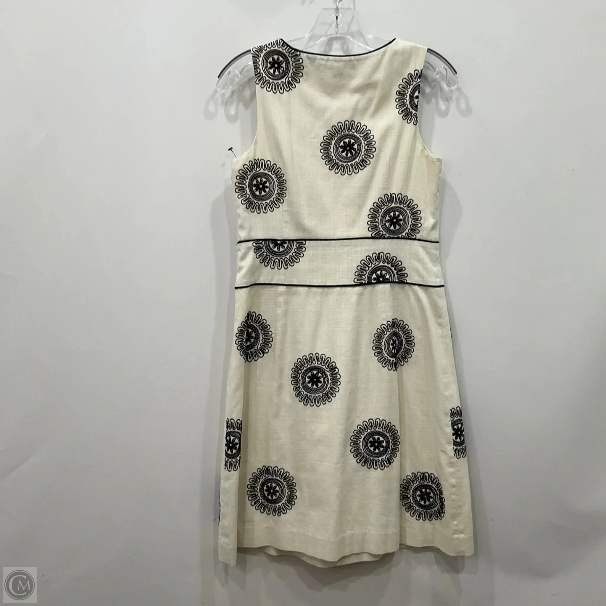 Dress Casual Short By Boden In Cream. Size: 10