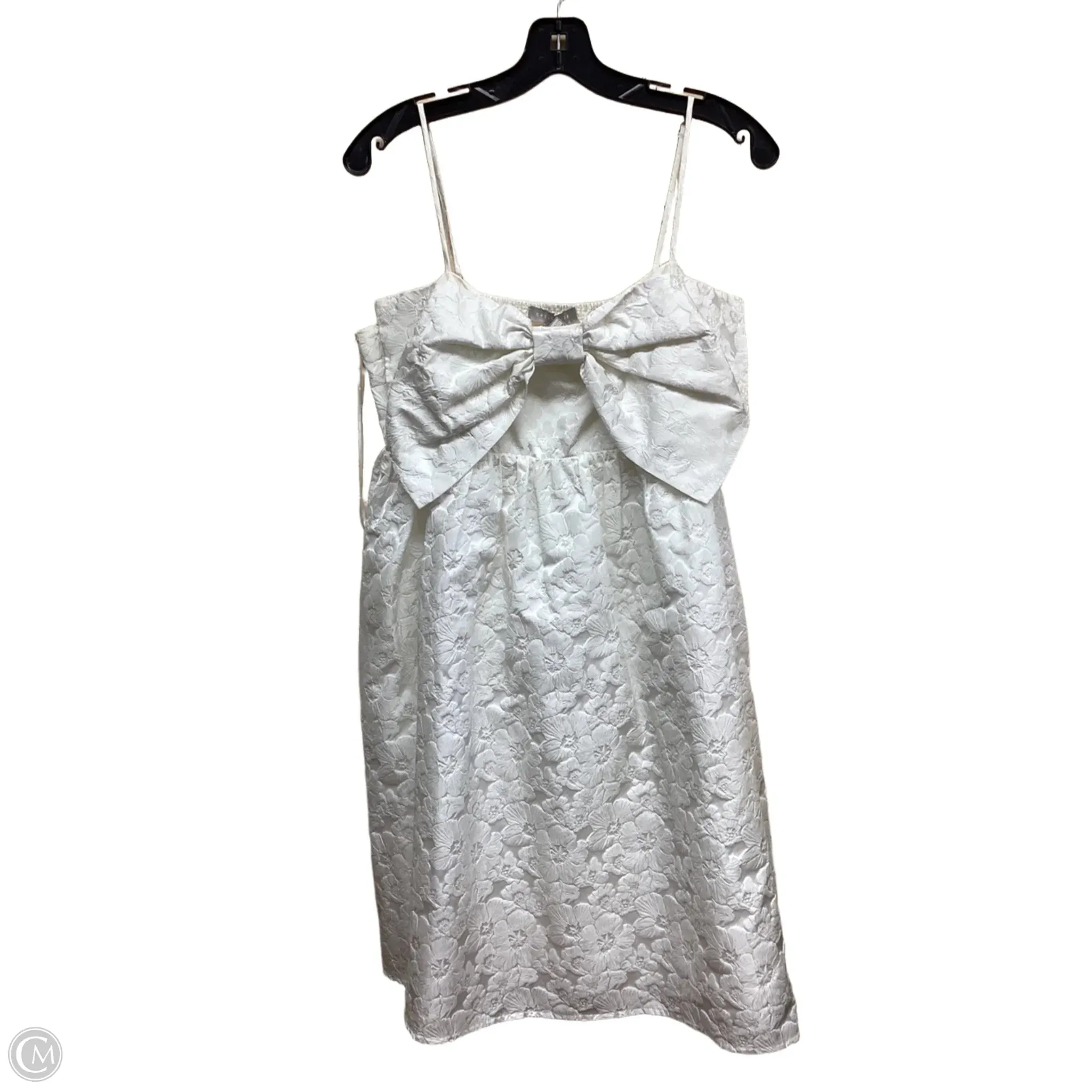 Dress Casual Short By Chelsea 28 In White. Size: L