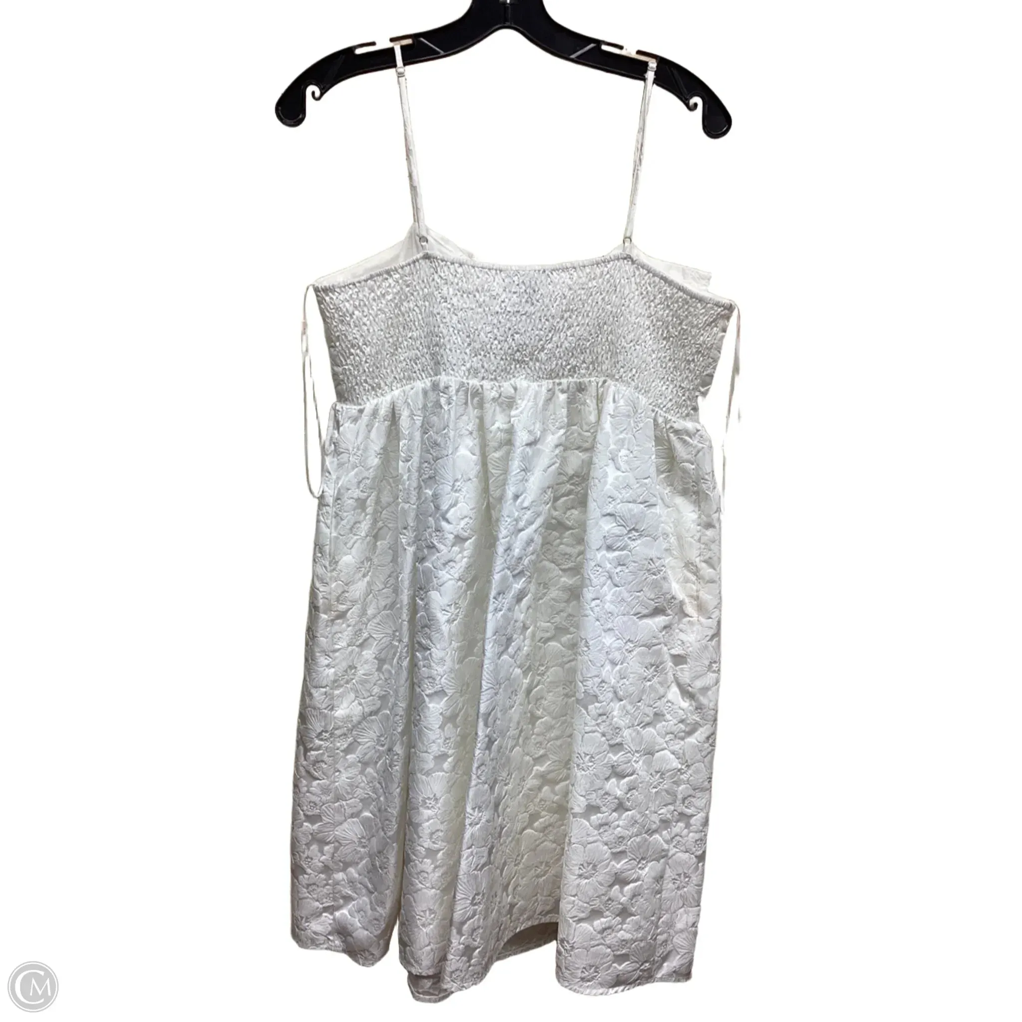 Dress Casual Short By Chelsea 28 In White. Size: L